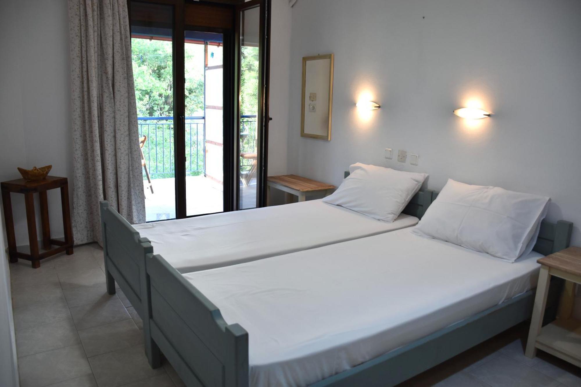 Mirsini Apartments Καρυώτες Εξωτερικό φωτογραφία