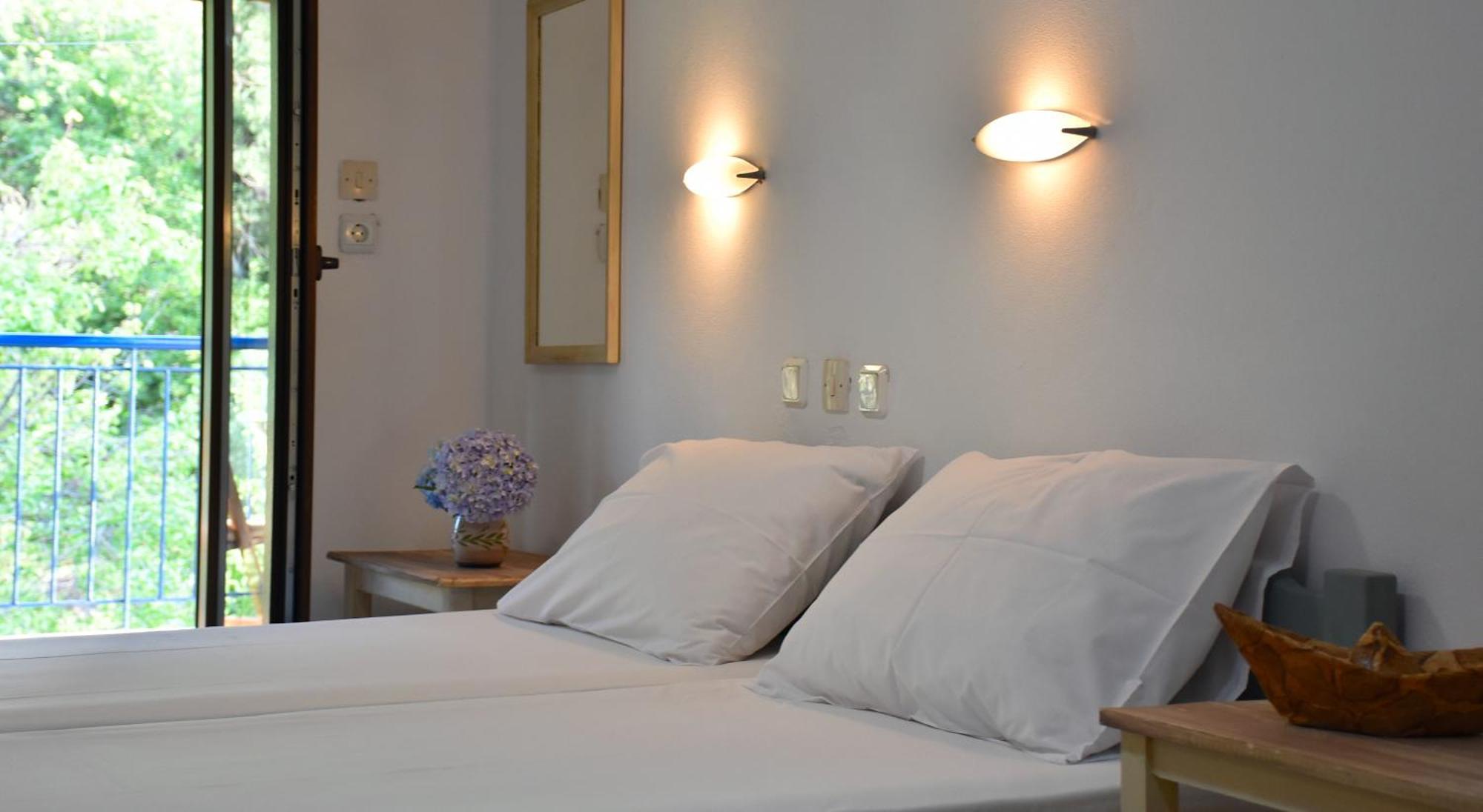 Mirsini Apartments Καρυώτες Εξωτερικό φωτογραφία